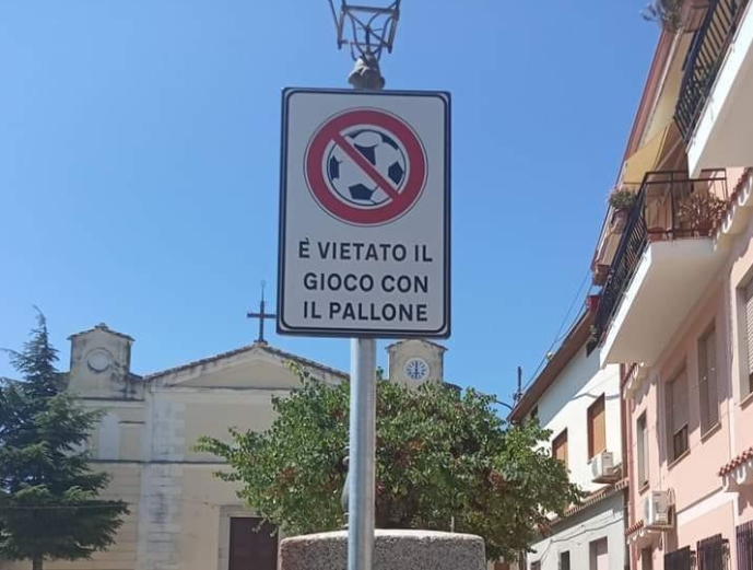 Cartello in piazza Sant'Antonio a Villacidro